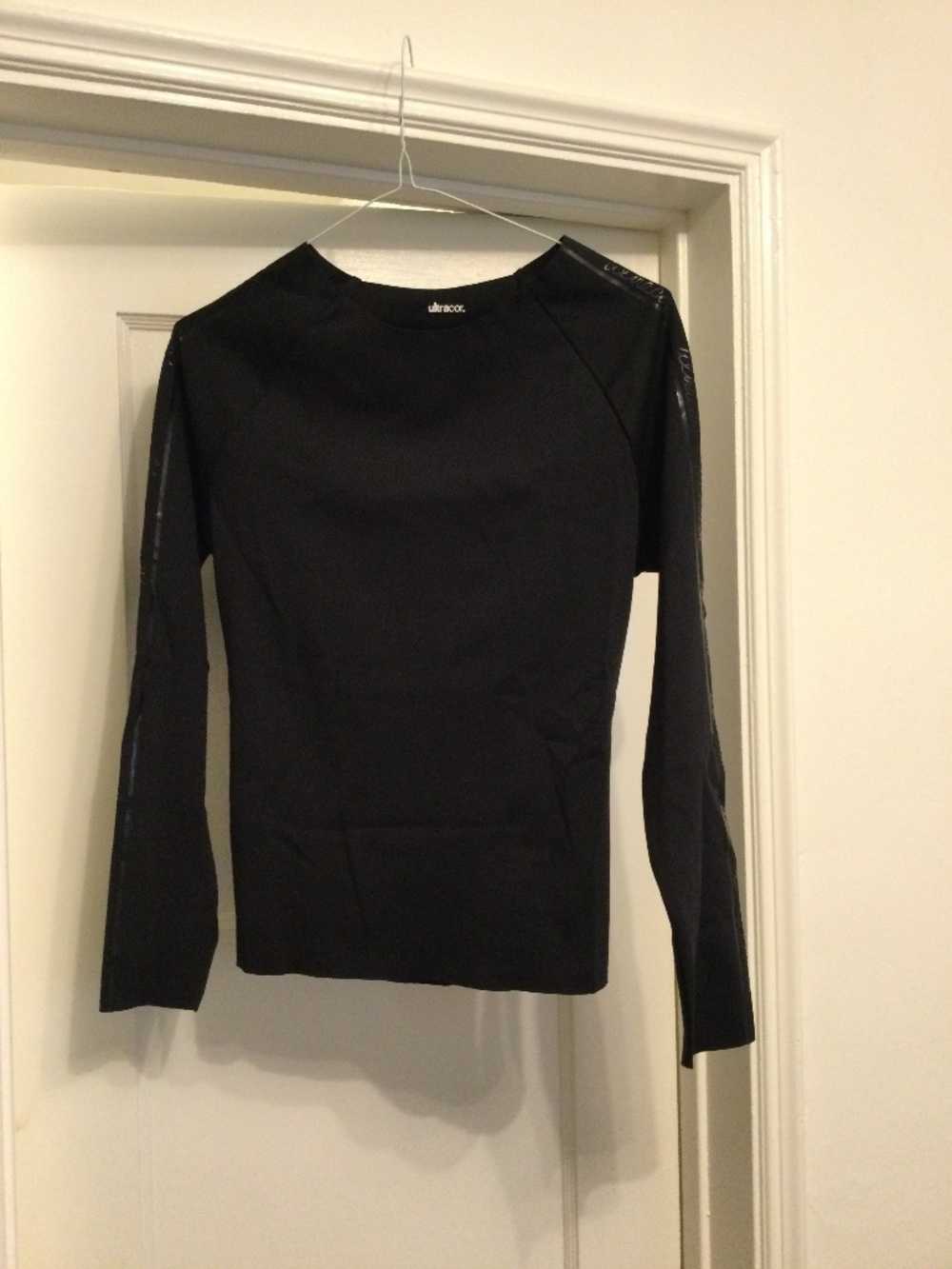 EUC Ultracor black exercise shirt